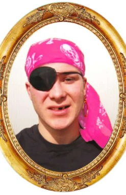 Piraten hoofddoek roze met opdruk 70x70 cm